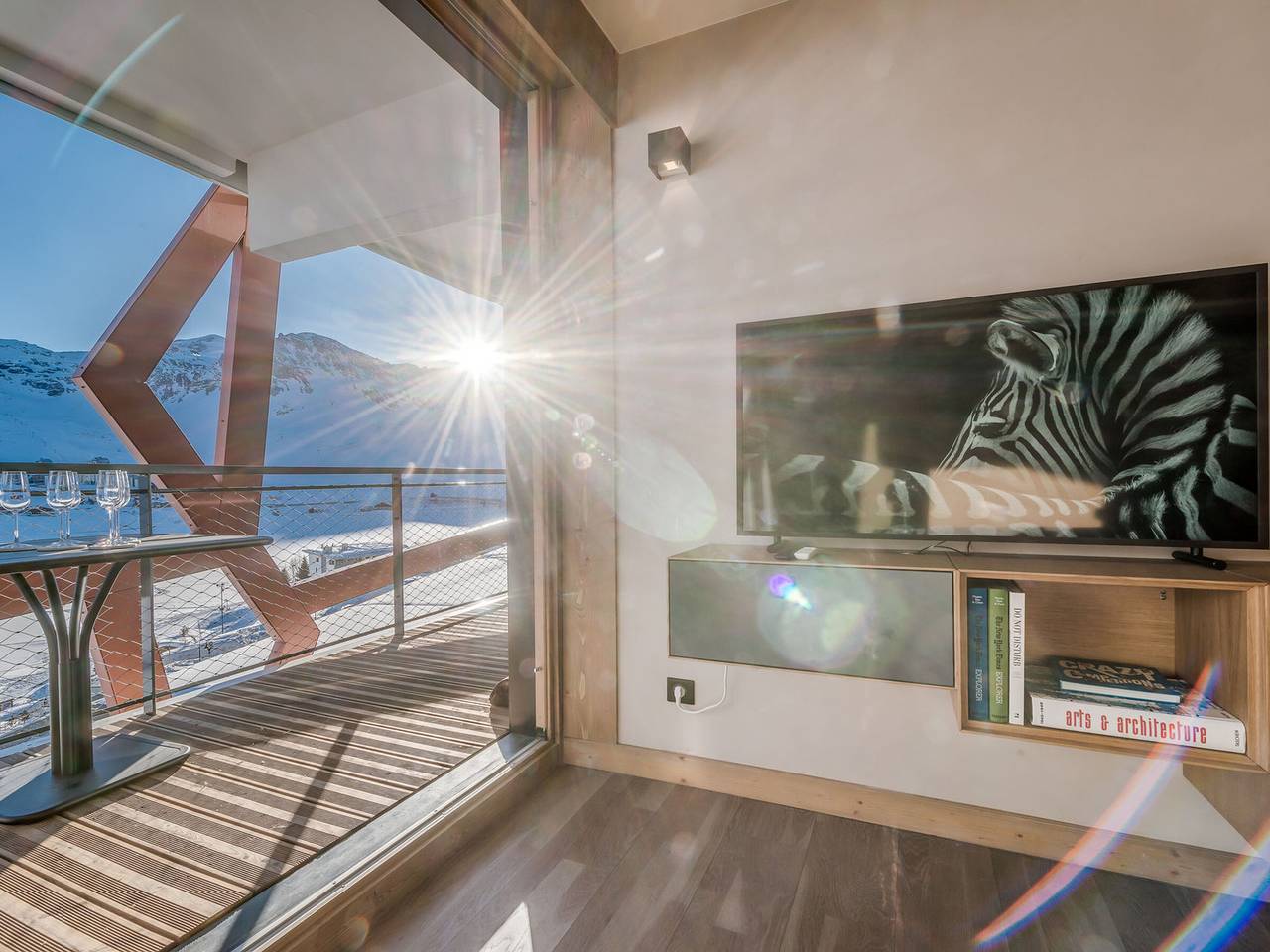 Entire apartment, Premium 4* Apartment in Tignes, 6 Pax, South Balcony, Free Wifi in Tignes, Vanoise National Park