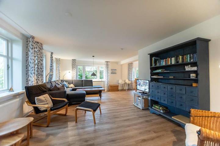 Ferienhaus für 11 Personen, mit Terrasse und Garten in Oevenum