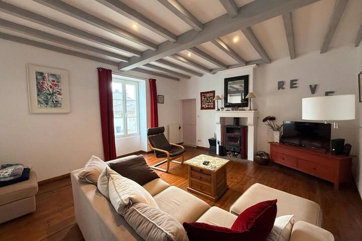 Location de vacances pour 7 personnes, avec terrasse à Aulnay - 2