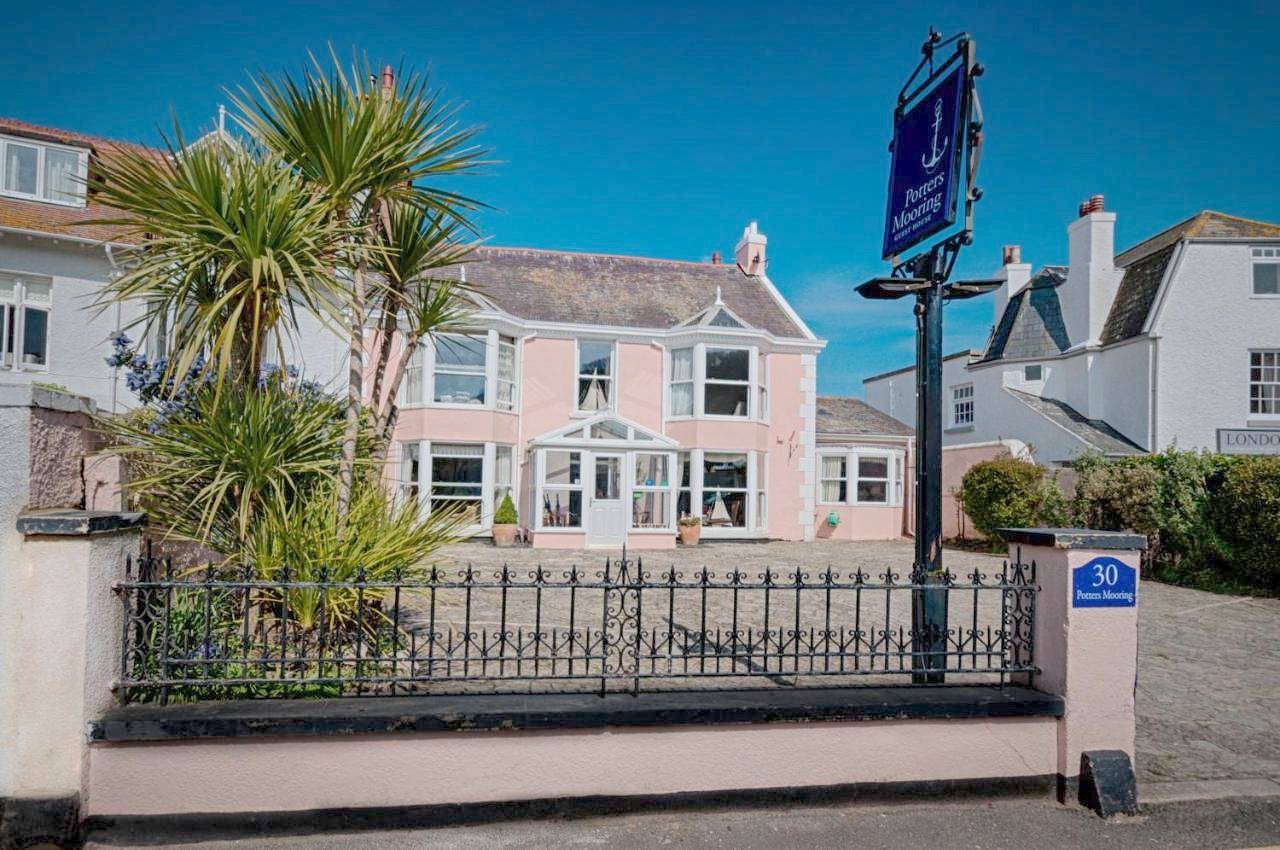 Potters Mooring Hotel in Shaldon, Devon