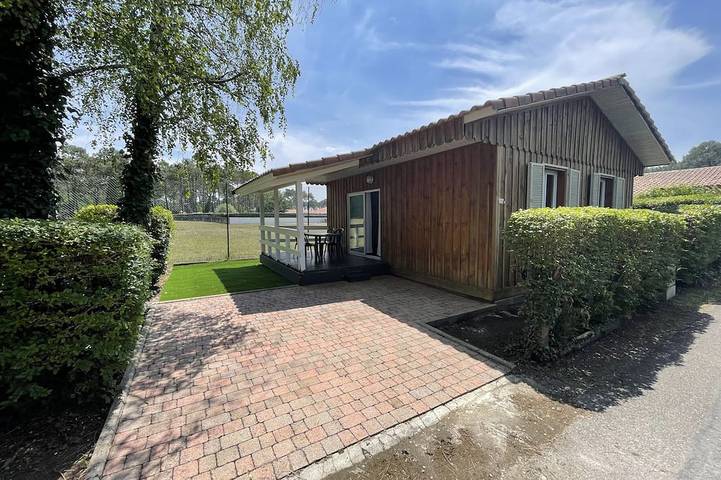 Chalet pour 4 personnes, avec jardin et piscine, animaux acceptés à Gujan-Mestras