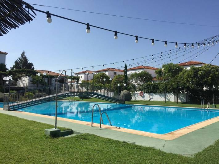 Apartamento para 3 personas, con Terraza y Jardín además de Piscina y Vistas en Zafra