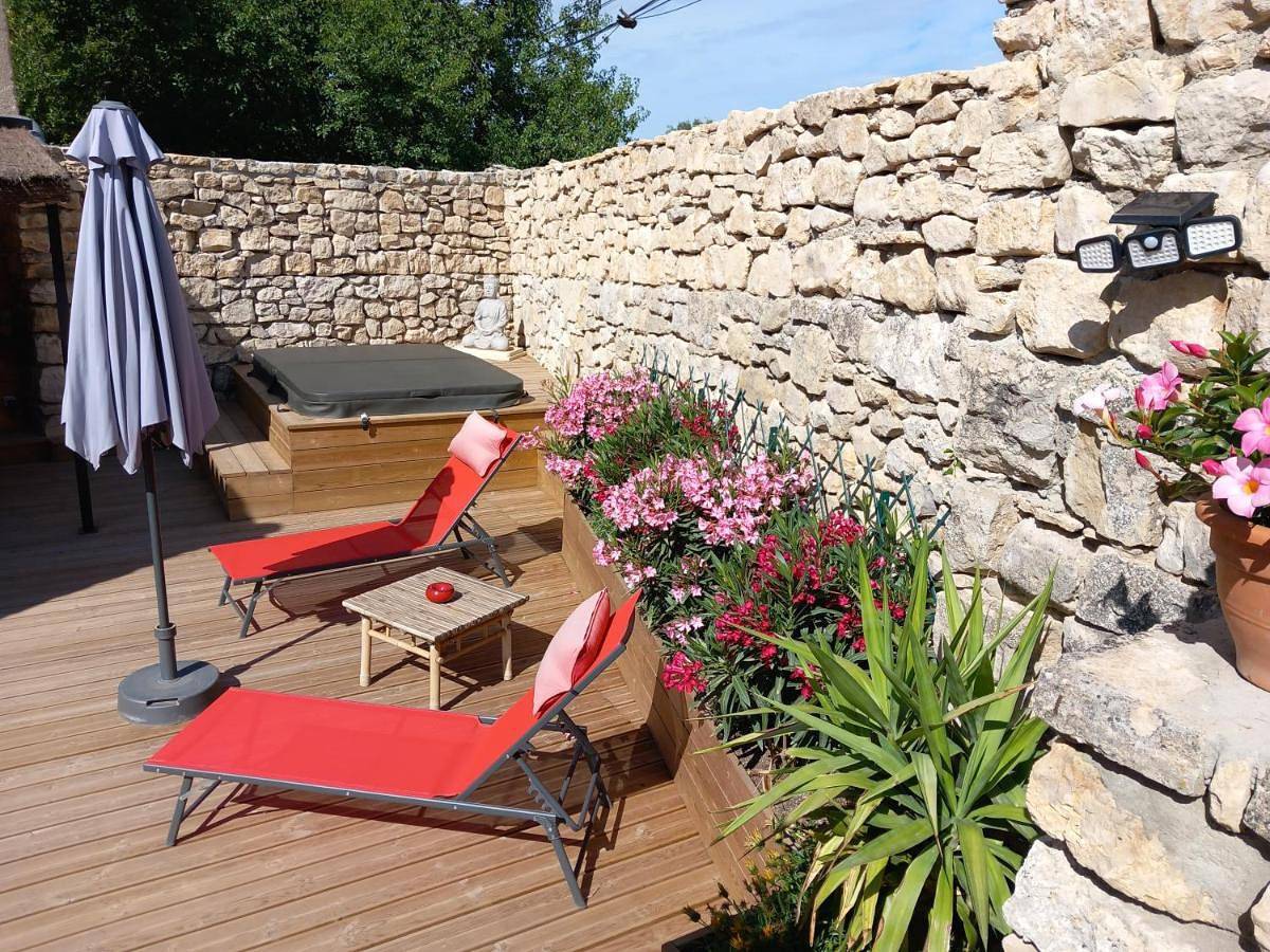 Double Room with Terrace in Murs, Parc naturel régional du Luberon