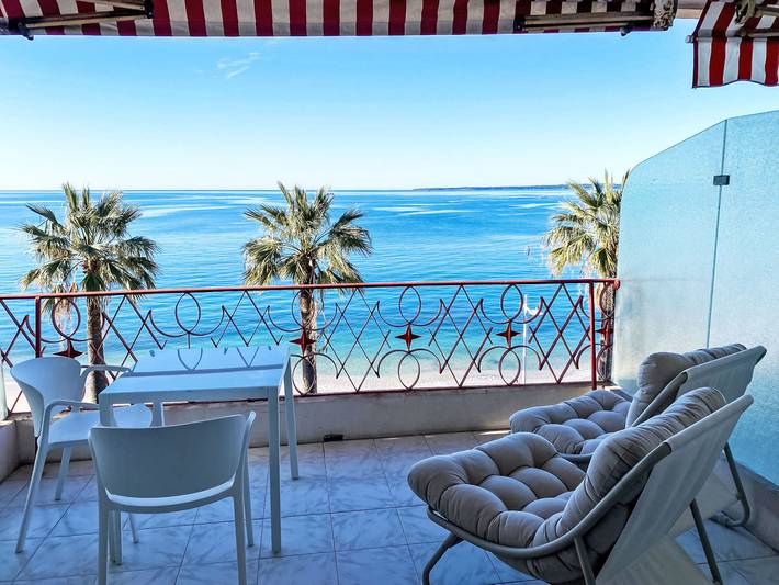 Gîte pour 2 personnes, avec terrasse dans Plage de Juan-les-Pins