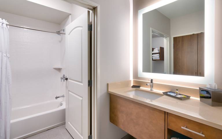 Entire studio, Staybridge Suites Lehi - Traverse Ridge Center in Lehi, Utah County