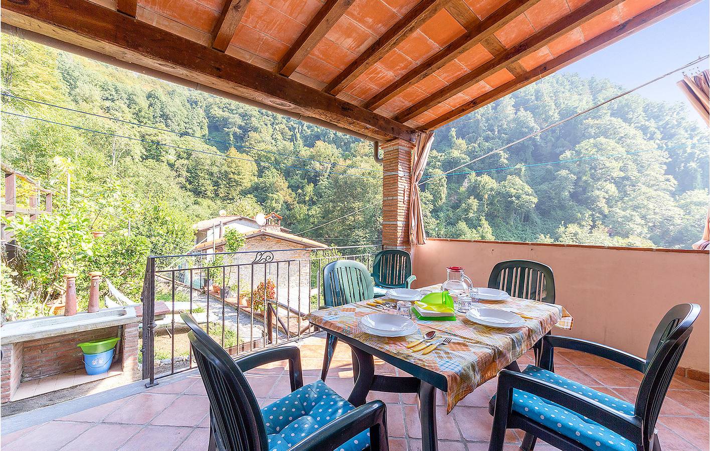 Gezellig uitje met vuurplaats & keuken, 400m naar Osteria in Camaiore, Italiaanse Rivièra