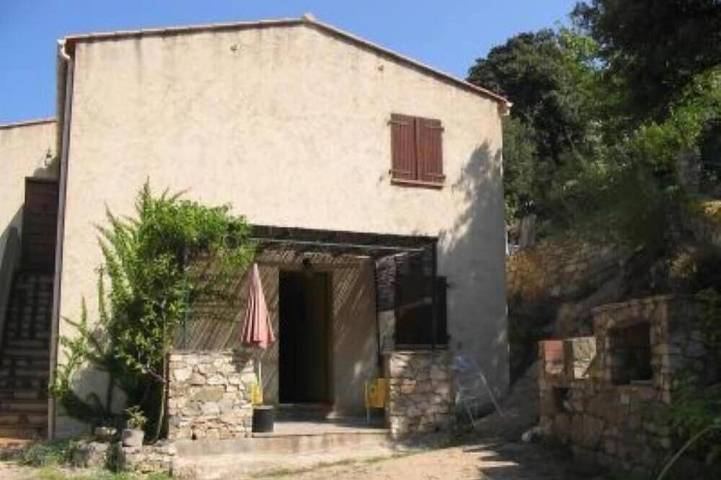 Appartement de vacances pour 4 personnes, avec terrasse et jardin