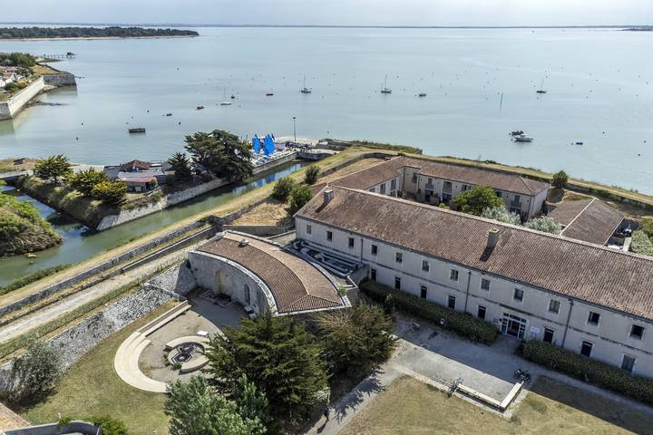 Gîte pour 2 personnes, avec Bassin pour enfant et Piscine à Île-d'Aix