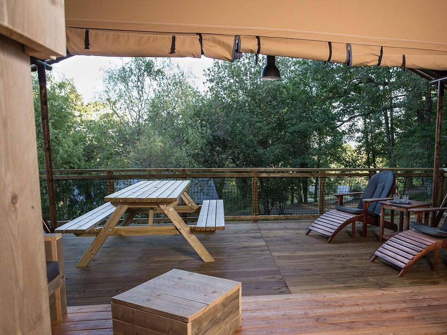 Camping Domaine de La Serre - Safarizelt 6 personen - Zelt Safari Lodge Okavango Premium 57 M² / 3 Zimmer - Überdachte Terrasse in Aigues-Vives (Ariège), Ariège