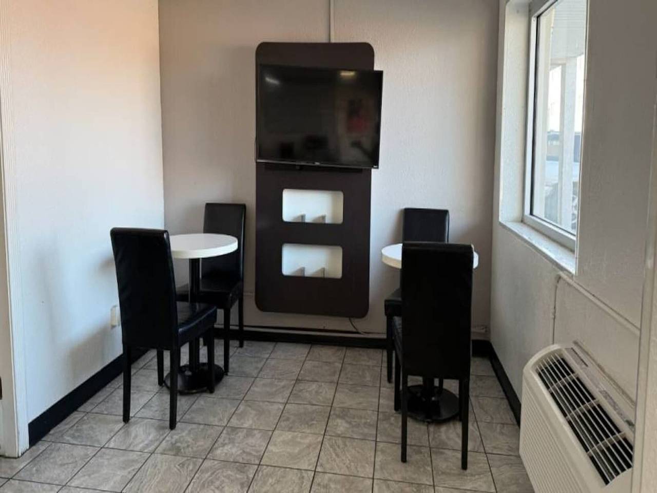 1 Cama King | Mobility Access Ri Shwr Smk in Joliet, Condado de Will