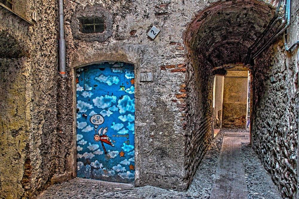 Entire apartment, Three-room apartment in a strategic location between downtown and the sea Cin It009002C2Kq9Jci5G in Albenga, Riviera di Ponente