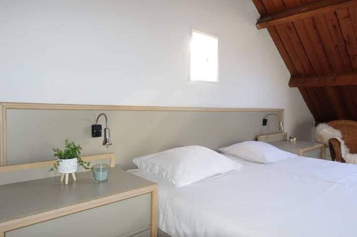 Apartamento entero, Located 500 m. from the beach 1-4 pers. upstairs apartment, terrace and garden. in Oostkapelle, Walcheren