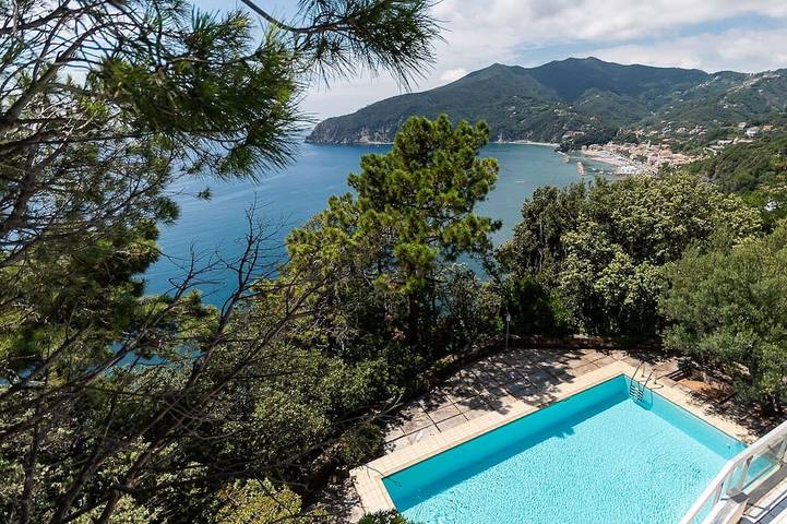 Ferienhaus für 8 Personen, mit Balkon und Garten