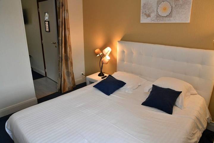 Hôtel pour 2 personnes, avec vue et terrasse à Aurillac - 4