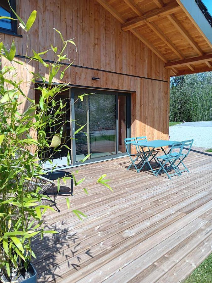 Location de vacances pour 2 personnes, avec Terrasse et Jardin à Clairvaux-les-Lacs