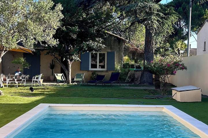 Villa pour 6 personnes, avec jardin à Avignon