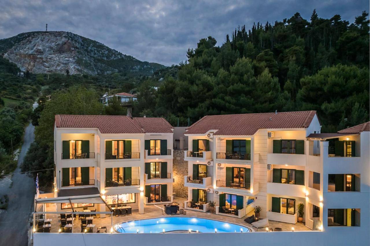Griffon Kymi Hotel previously known as Valledi Village in Kimis, Eubée