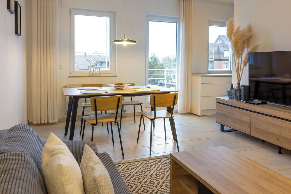 Ganze Wohnung, Neu Helle und geräumige Ferienwohnung Allegra im Zentrum von Heinsberg in Heinsberg, Rheinland