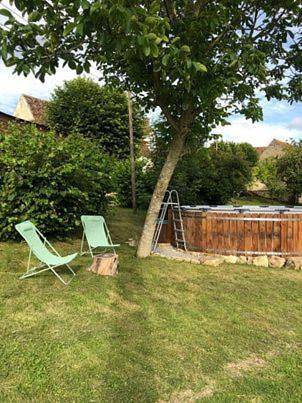 Location de vacances pour 6 personnes, avec vue ainsi que jardin et piscine, adapté aux familles à Ceton - 4