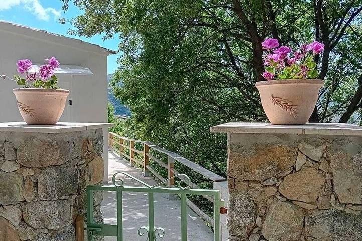 Maison de vacances pour 3 personnes, avec terrasse et jardin, animaux acceptés