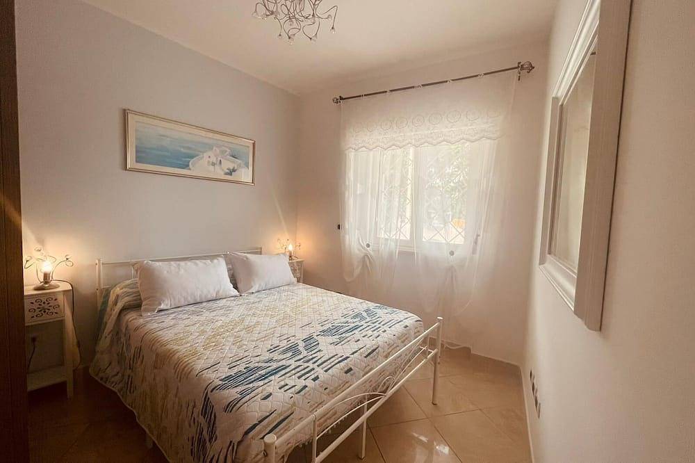 Apartamento entero, Cozy retreat 300mt from the Sea, Your corner of Relax and Comfort in Neptune! in Nettuno, Provincia de Roma