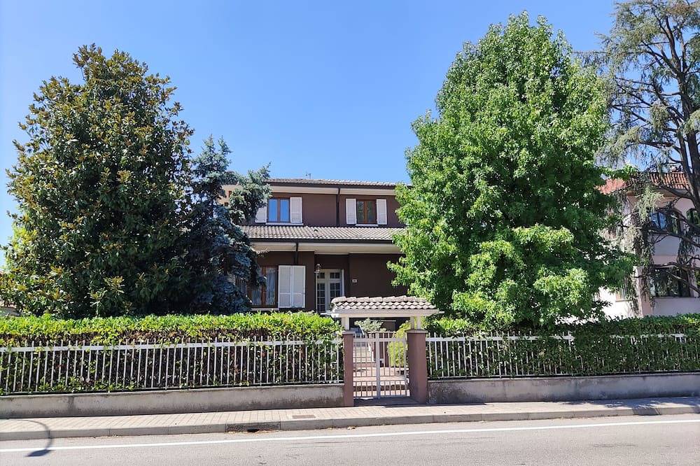 Detached house surrounded by its own green space - Host Betty & Mauro in Podenzano, Piacenza Provinz