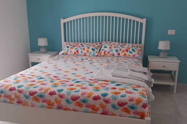 Location de vacances pour 5 personnes, avec terrasse et jardin, animaux acceptés à Pulsano