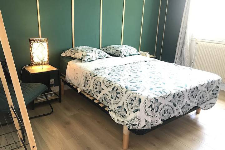Location de vacances pour 8 personnes, avec jardin et terrasse à Chonas-l'Amballan - 2