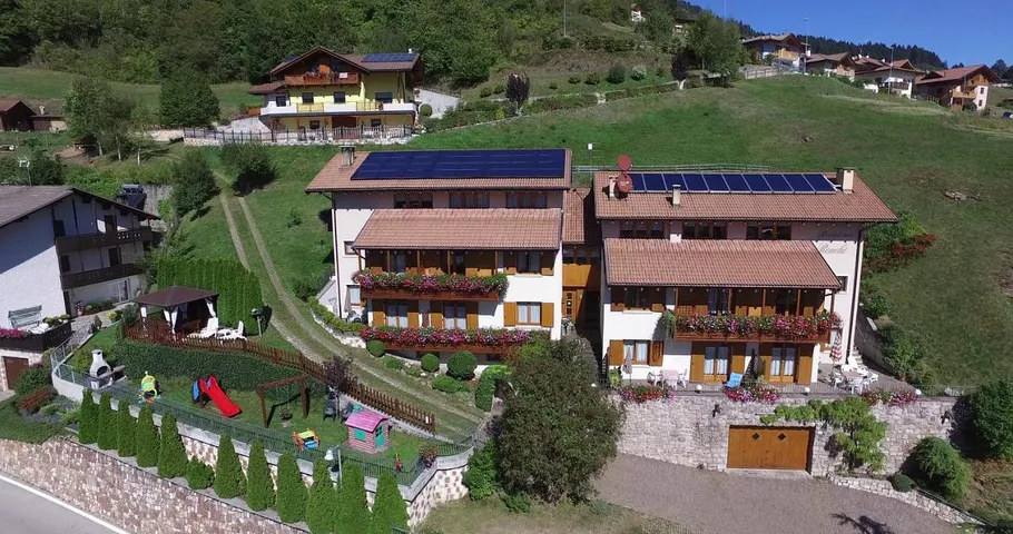 Albergo a gestione familiare per 3 persone, con vista lago e panorama nonché giardino - 1