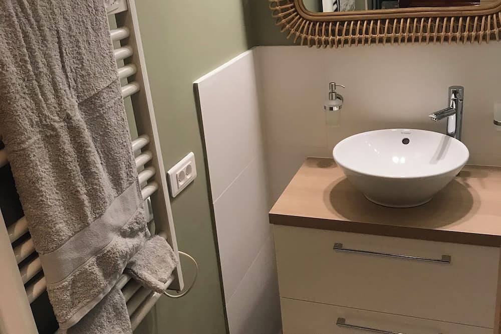 Ganze Wohnung, Beautiful, fully-equipped studio 150 m from Clichy-Levallois station in Clichy, Hauts-de-Seine