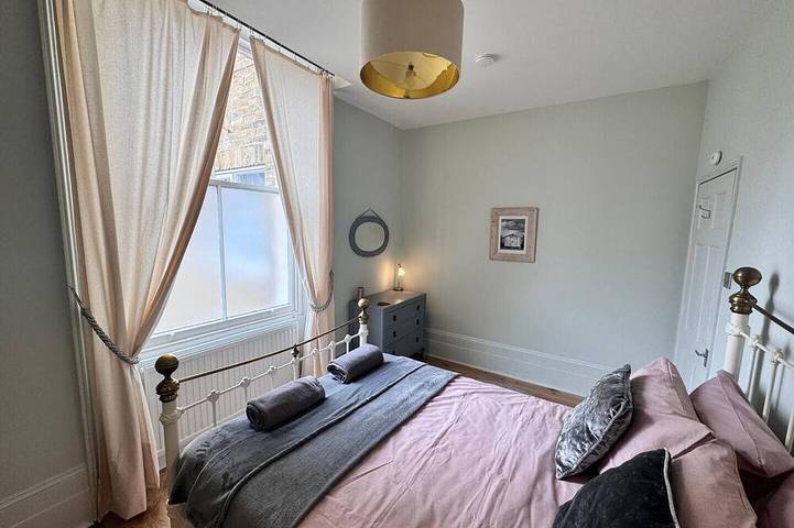Ganze Wohnung, Margate Sunset Retreat - Direct Sea Views - By The Beach in Botany Bay, Kent