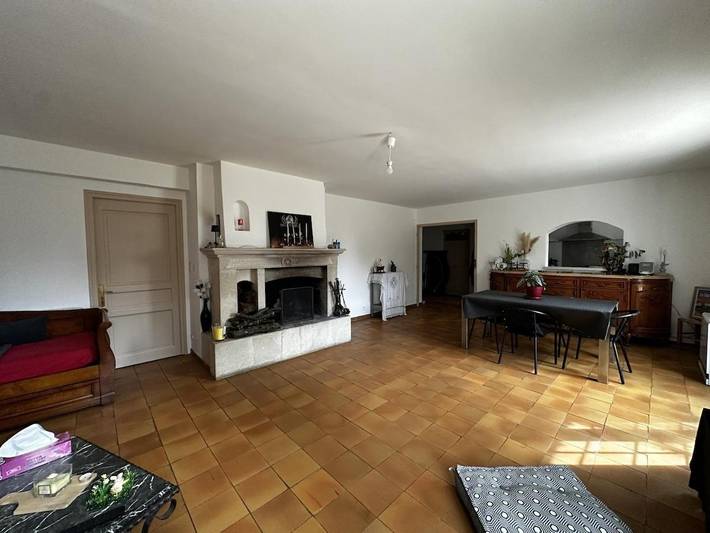 Appartement de vacances pour 5 personnes, avec Terrasse ainsi que Jardin et Piscine