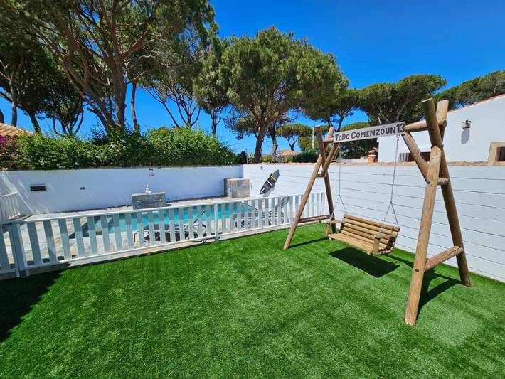 Holiday Home 'Villa Pinaleta' with Private Pool, Wi-Fi and Air Conditioning in Chiclana de la Frontera, Costa de la Luz