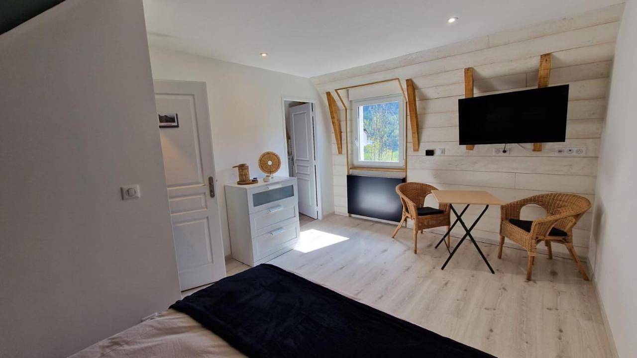 Double Room in Le Falgoux, Parc naturel régional des Volcans d'Auvergne