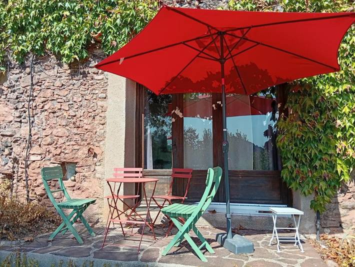 Gîte pour 3 personnes, avec Terrasse ainsi que Vue et Vue sur le lac dans Lac du Salagou