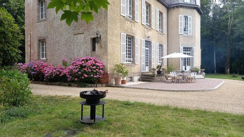Gîte pour 2 personnes, avec Terrasse ainsi que Jardin et Vue à Pleyber-Christ