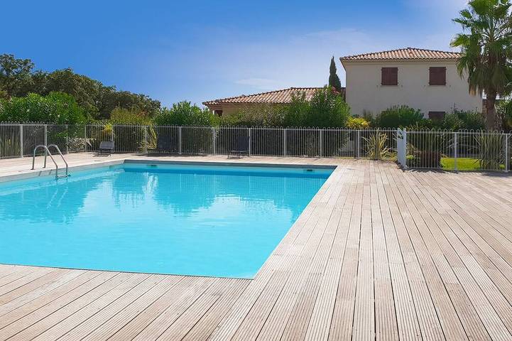 Ferienwohnung für 5 Personen, mit Pool und Terrasse sowie Garten und Whirlpool - 1