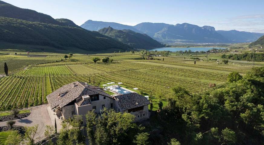 B&B für 4 Personen, mit Pool und Whirlpool sowie Sauna und Garten in Kaltern an der Weinstraße