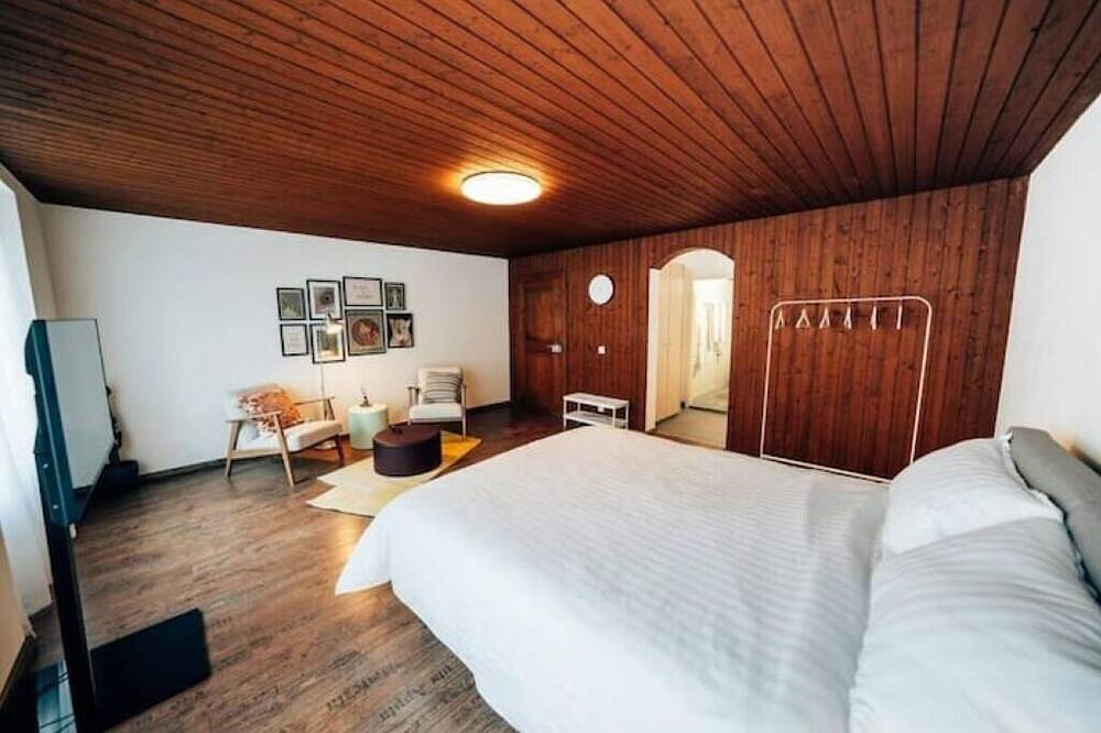Apartamento entero, The Nest - your cozy retreat in the heart of Glarus 🏔️ in Glaris, Cantón de Glaris