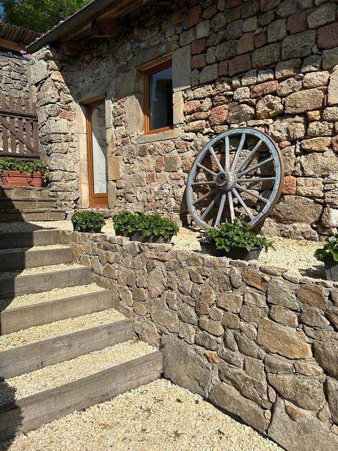 Gîte pour 4 personnes, avec vue et jardin à Ajoux - 3