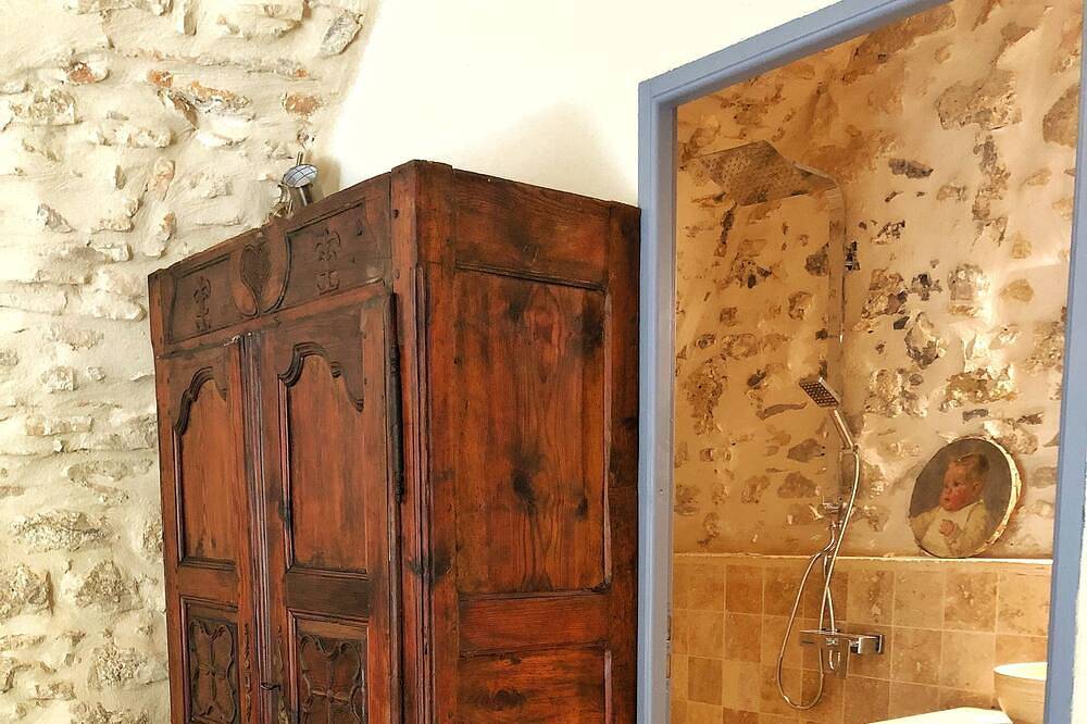 Chambre de charme avec jardin et piscine à 15 minutes d'Uzès in Lussan, Région de Nîmes