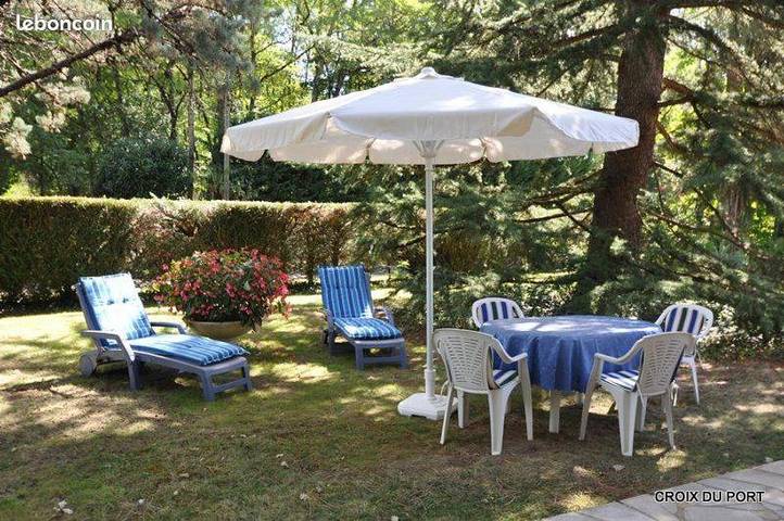 Location de vacances pour 4 personnes, avec terrasse à La Celle-sous-Gouzon - 2