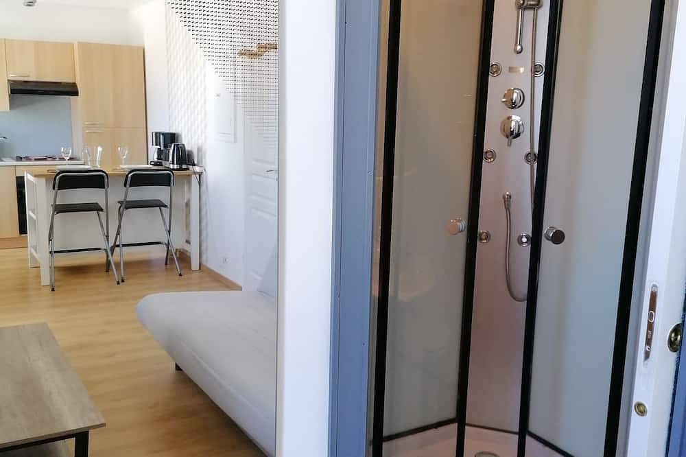 Apartamento entero, Tranquilo estudio totalmente equipado en el corazón de Carantec in Carantec, Ceinture Dorée