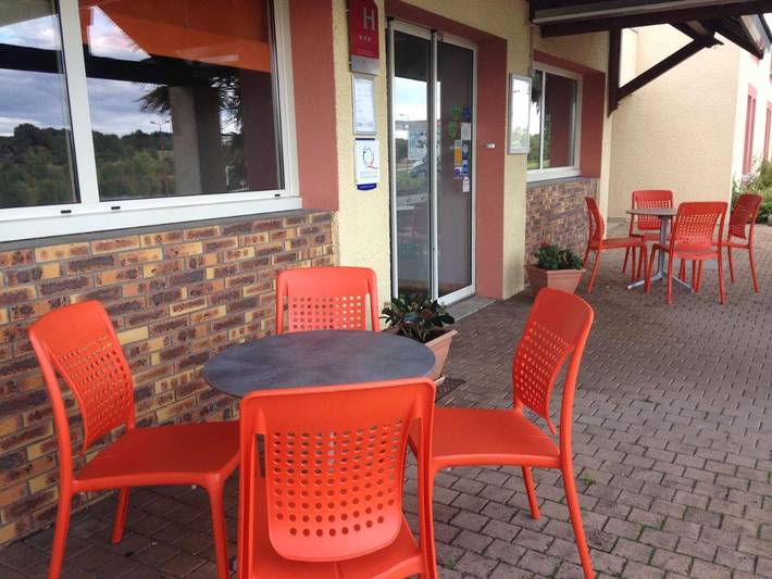 Hôtel pour 3 personnes, avec terrasse, animaux acceptés à Saint-Saturnin - 3