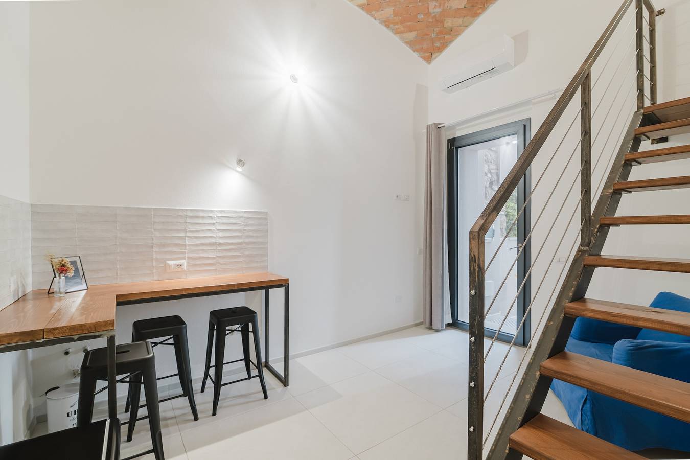 Komfortables Dreibettzimmer mit privatem Innenhof und Klimaanlage in Calangianus, Olbia-Tempio