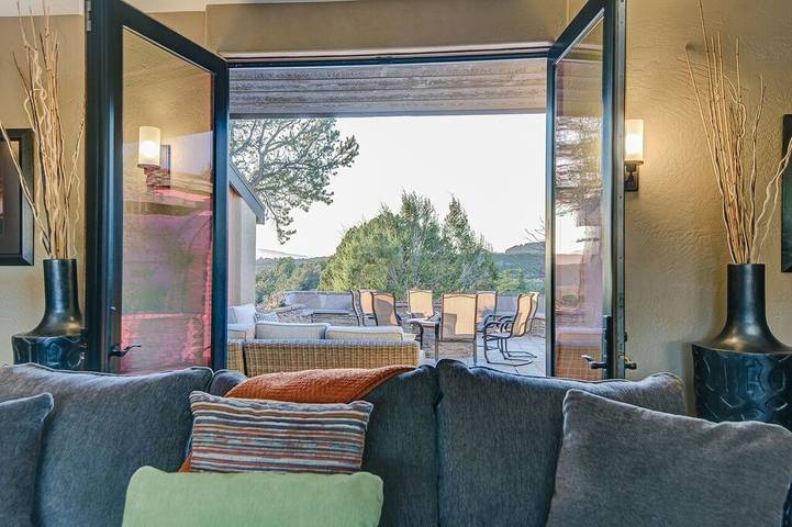 Vacation house for 19 people, with hot tub and balcony in Sedona