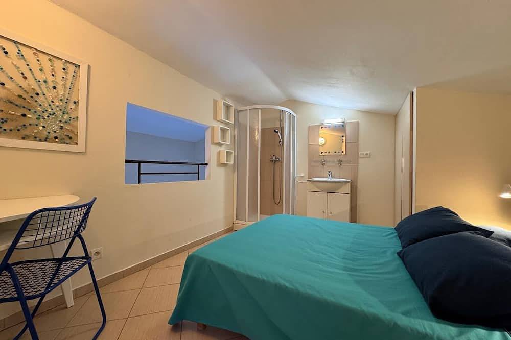 Ganze Wohnung, Apartment T3 Duplex, Residence with swimming pool, Lozari beach and shops. in Palasca, Calvi und Umgebung