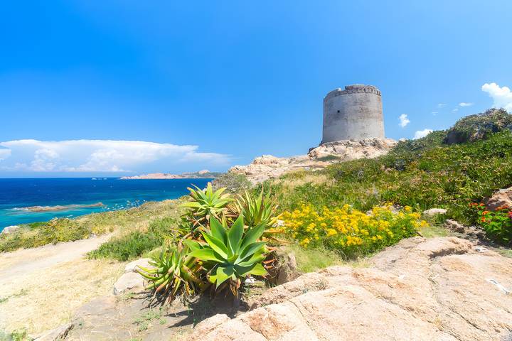 Camera 'Nausicaa' con balcone, Wi-Fi e aria condizionata in Trinità d'Agultu e Vignola (Borgo), Trinità d'Agultu e Vignola
