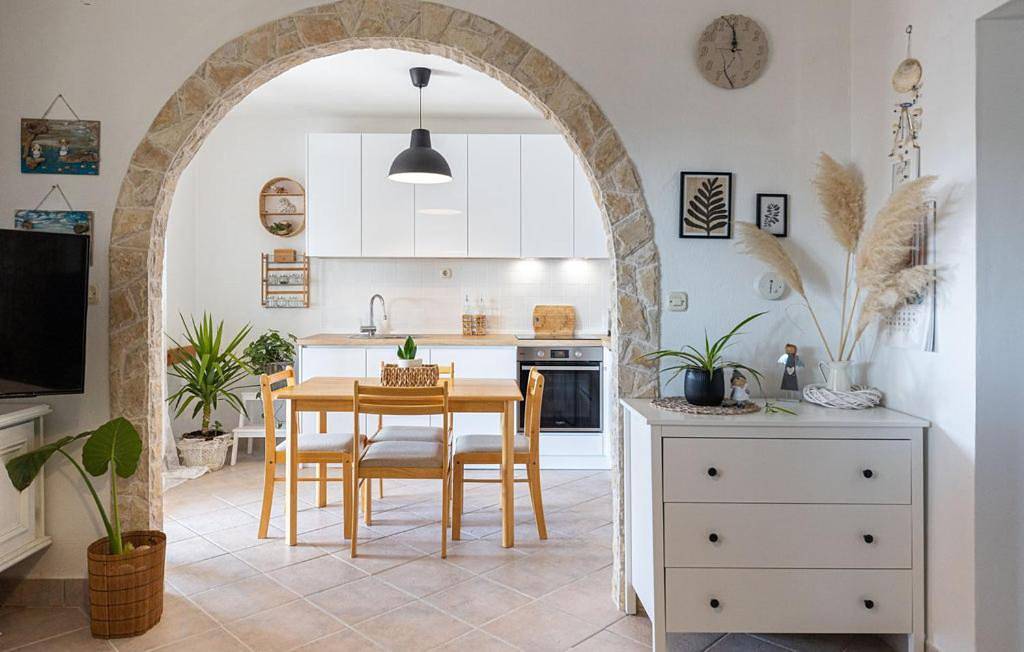 Villa with Private Pool in Rukavac, Split-Dalmatien
