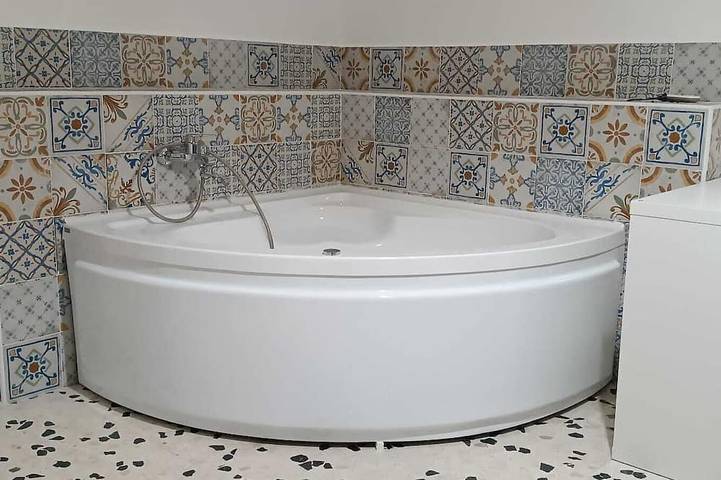 Ferienwohnung für 8 Personen, mit Balkon und Whirlpool - 1